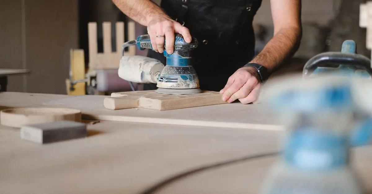 5 étapes essentielles pour restaurer un meuble ancien