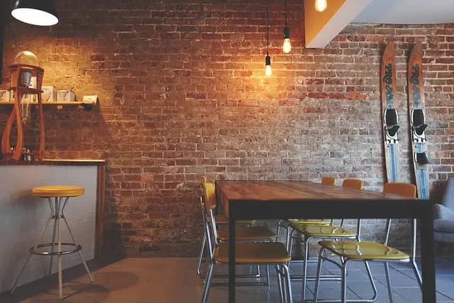 Comment donner une nouvelle vie à vos meubles anciens : Guide complet