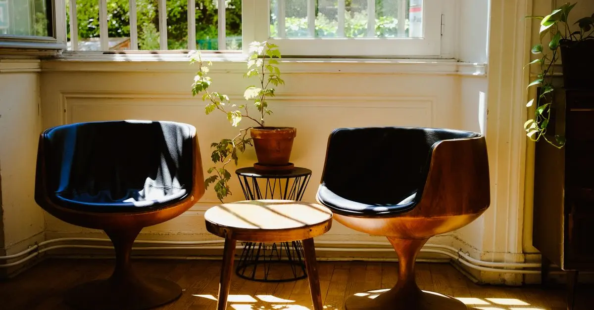 Entretien des meubles anciens : conseils saisonniers