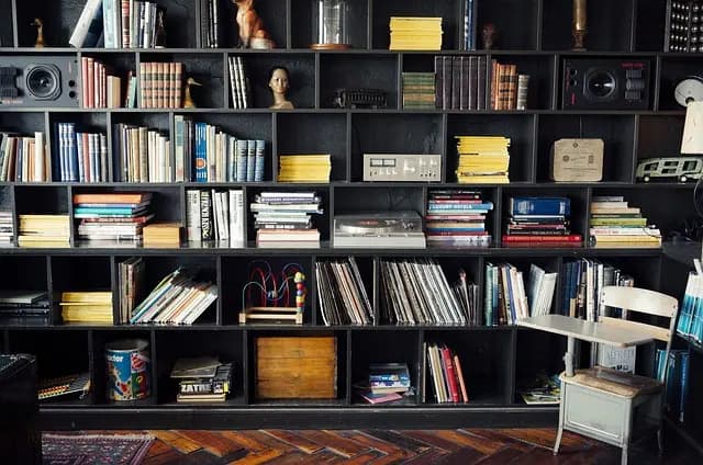 Comment choisir les meilleurs produits pour restaurer un meuble ancien
