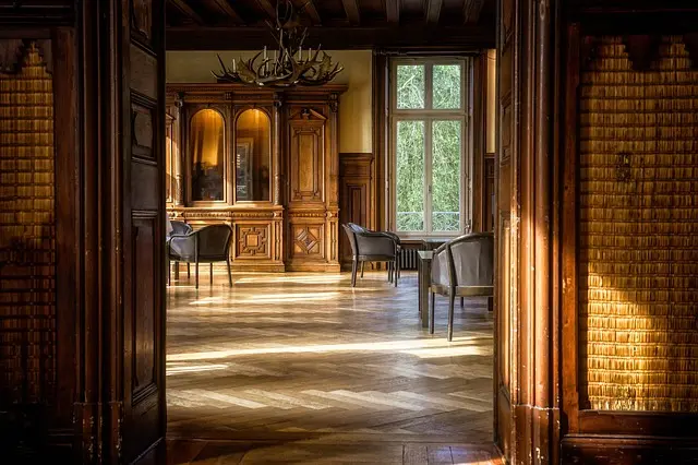 Comment éviter les erreurs courantes lors de la restauration de meubles anciens