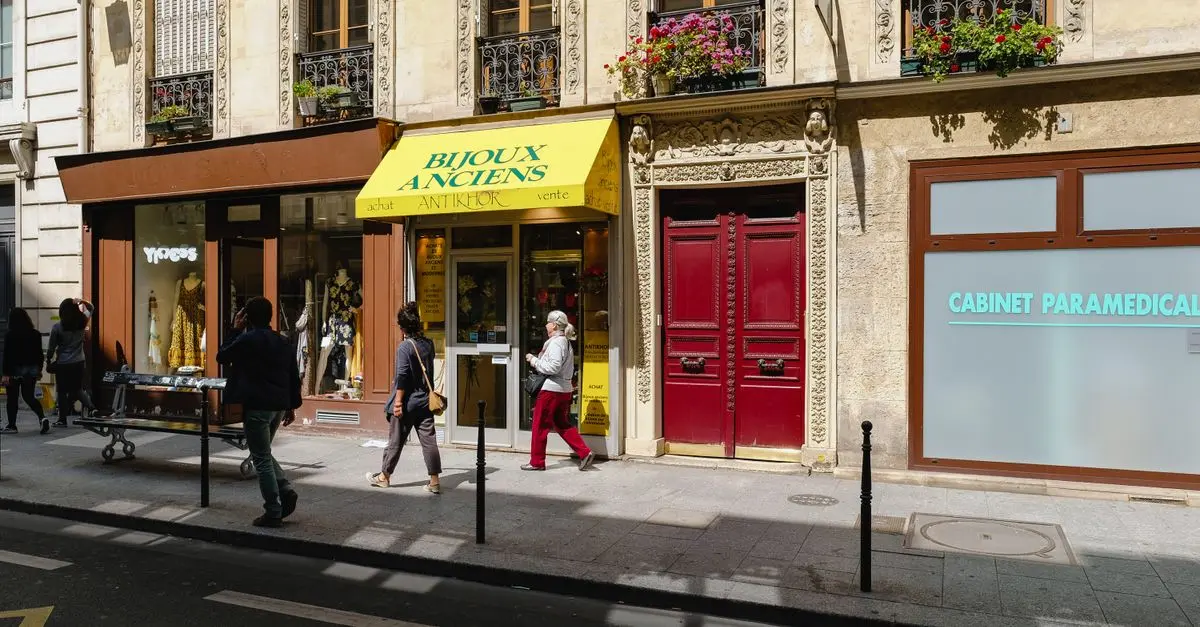 Guide pratique pour restaurer un meuble ancien en 5 étapes