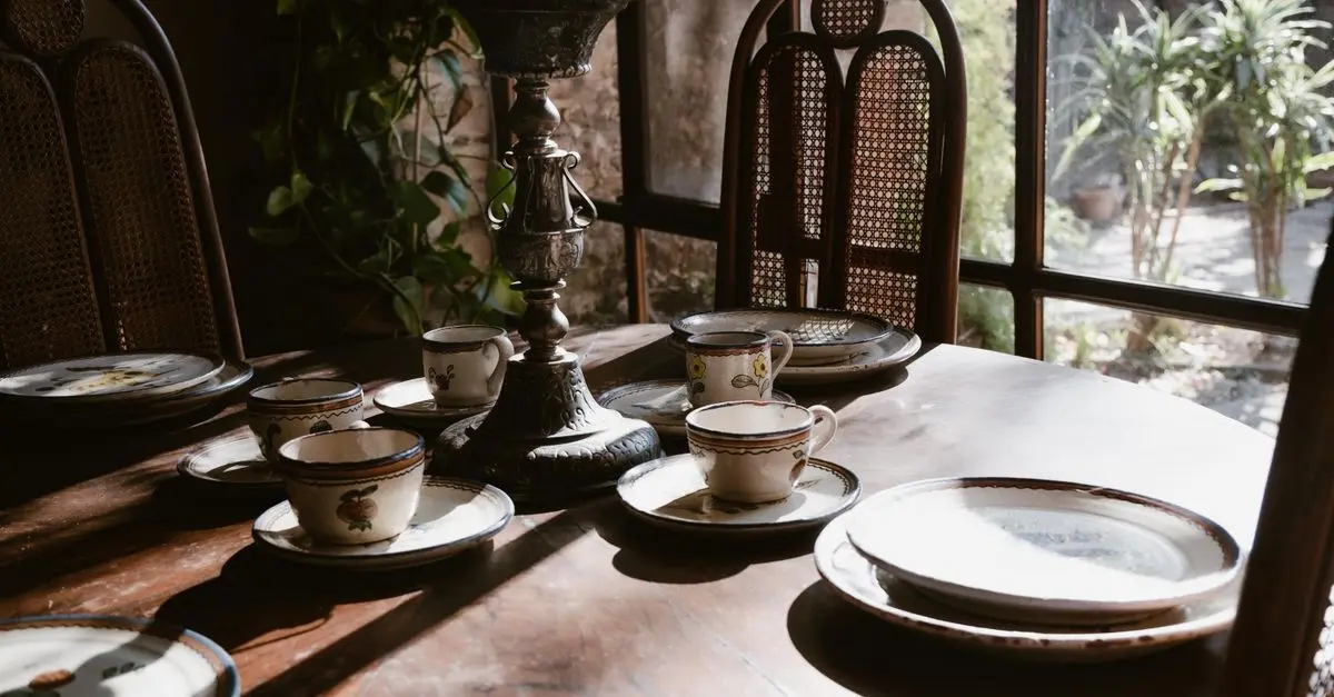 Pourquoi choisir la restauration de meubles anciens ?