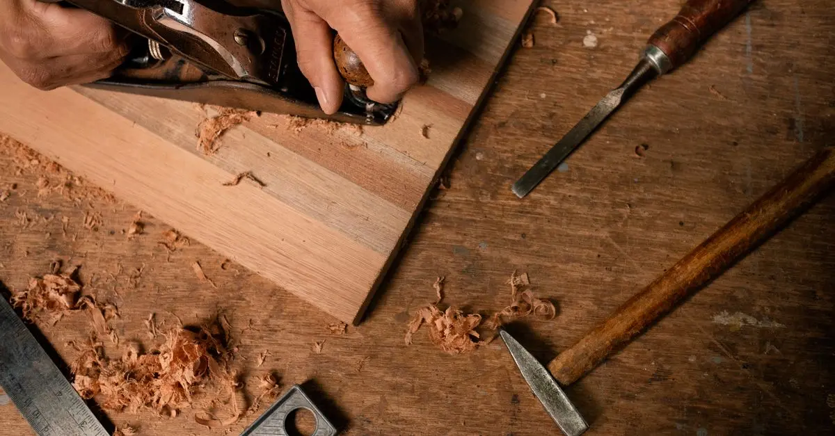 Comment choisir le bon produit pour restaurer vos meubles anciens